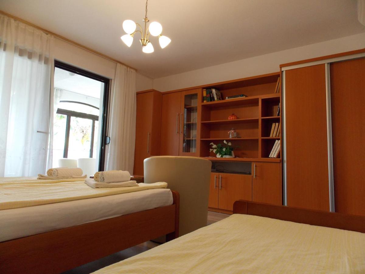 Apartments Cutic Malinska Esterno foto