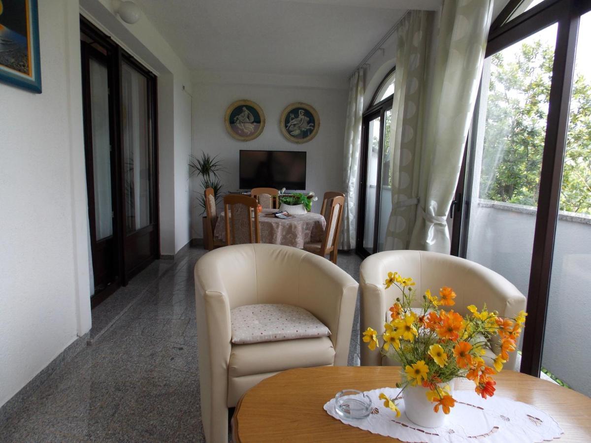 Apartments Cutic Malinska Esterno foto